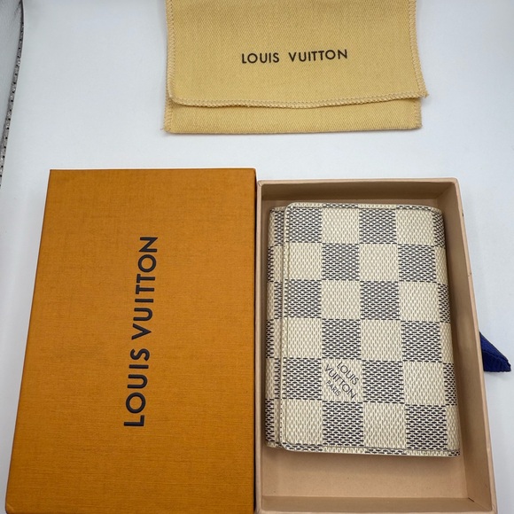 Louis Vuitton Handbags - Unisex authentic LOUIS VUITTON Damier Azur Card Holder with box
